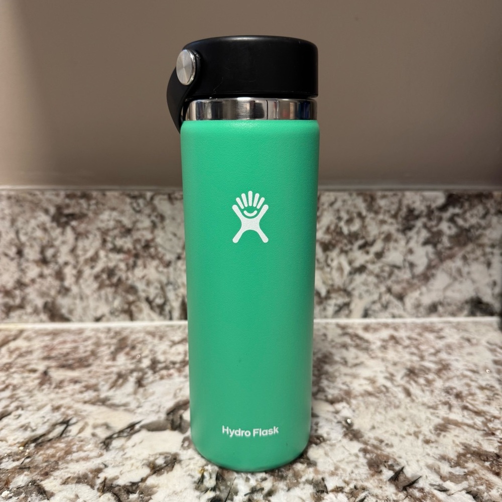 Hydro Flask Spearmint 20 oz Wide Mouth with Flex Cap, used